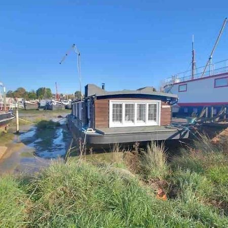 Toosey Lass - St Osyth Creek Saint Osyth Экстерьер фото